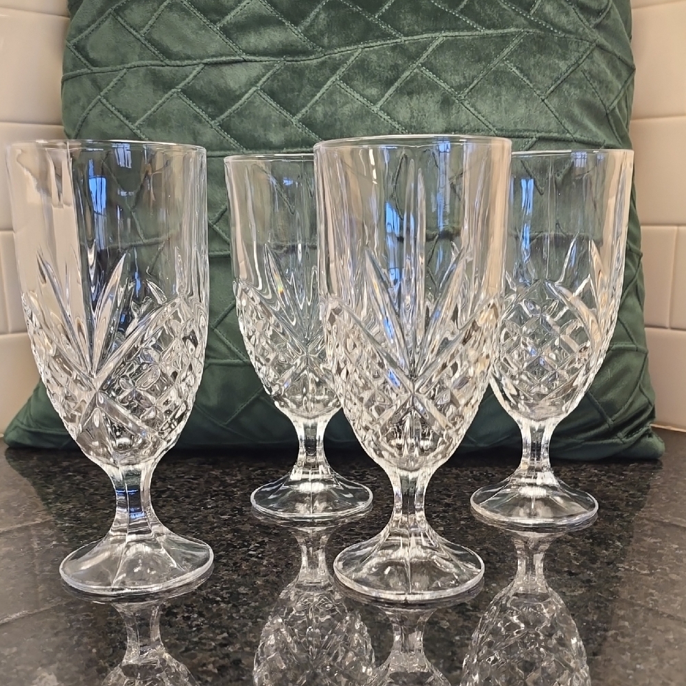 Elegant Crystal Glass Set